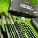 emelie-ultimate-essential-brush-10_1.jpg