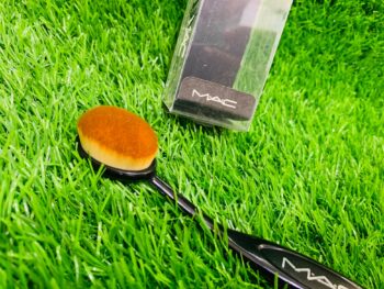 MAC FOUNDATION BRUSH(MEDIUM SIZE)