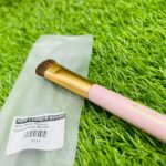 mint-bear-primer-eyeshadow-brush_1.jpg